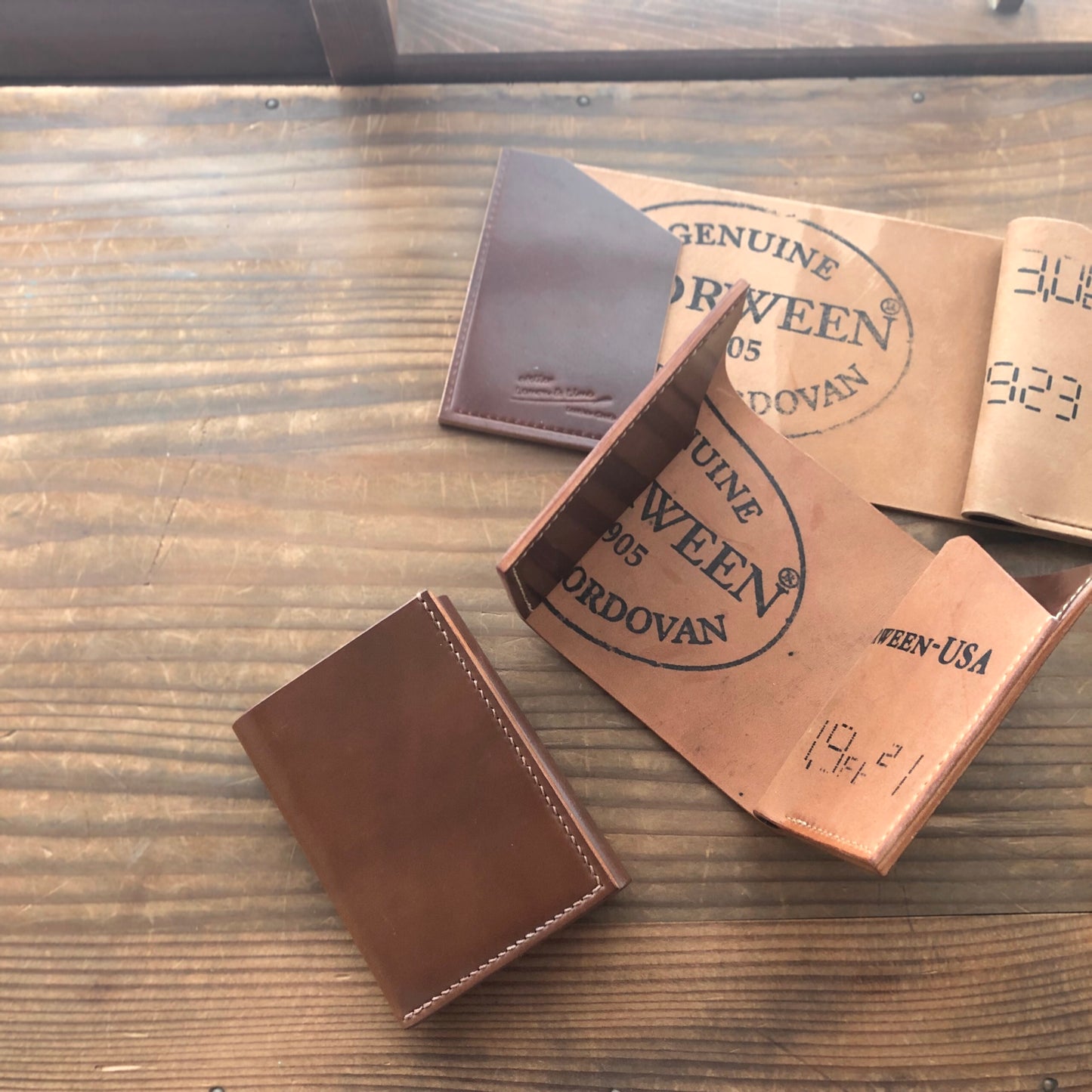 Shell Wallet / Vertical / Palm-Sized Wallet, Trifold【Horween】シェルコードバンのシンプルな三折り財布
