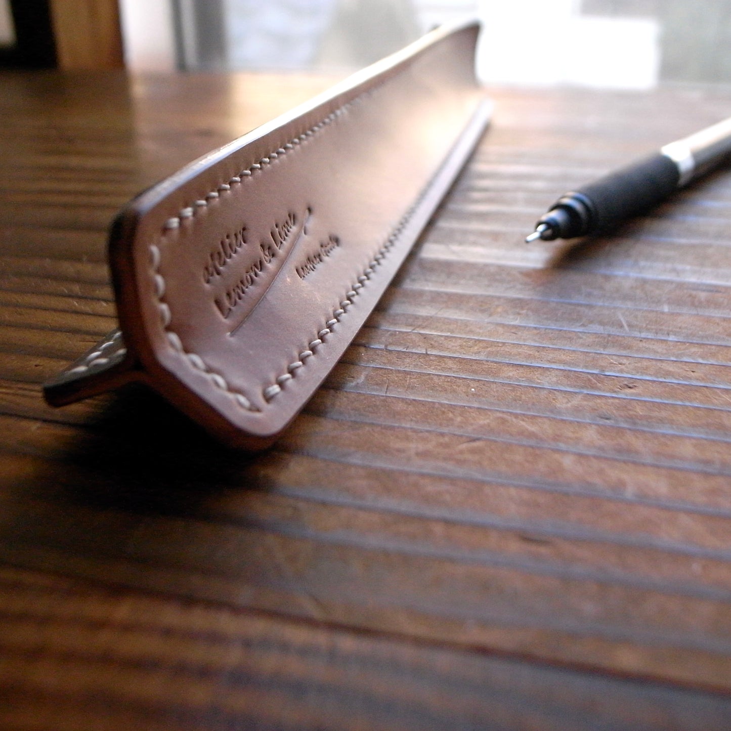 Shell Scale Ruler Sheath【Horween】シェルコードバンの三角スケール専用カバー