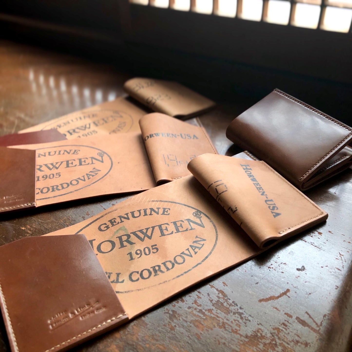 Shell Wallet / Vertical / Palm-Sized Wallet, Trifold【Horween】シェルコードバンのシンプルな三折り財布