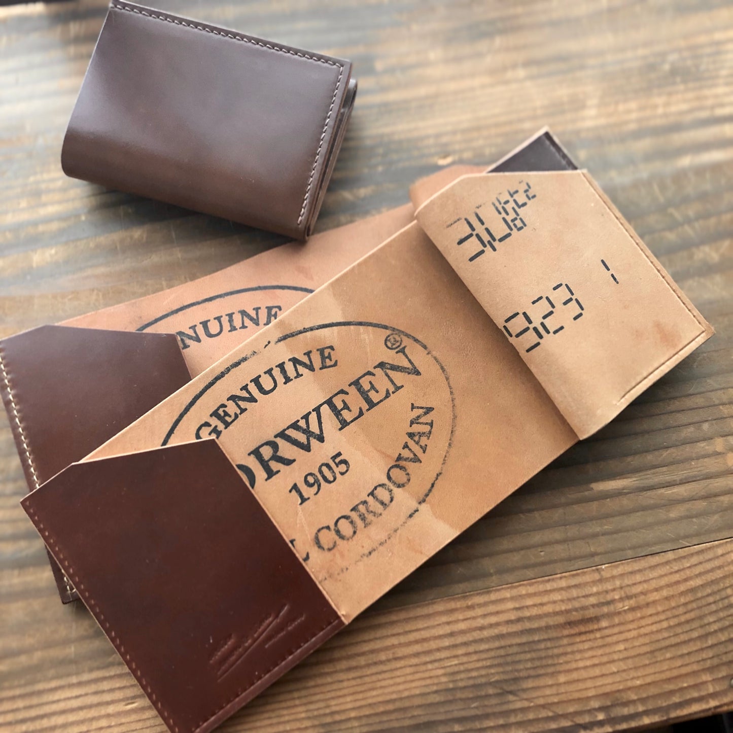 Shell Wallet / Vertical / Palm-Sized Wallet, Trifold【Horween】シェルコードバンのシンプルな三折り財布