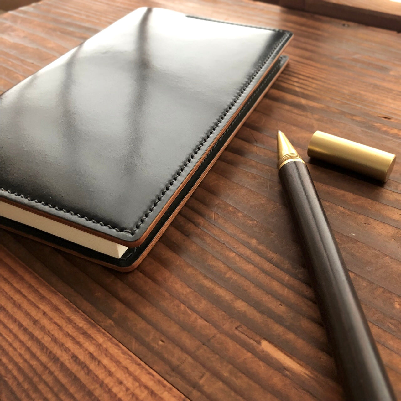 Shell Notebook Cover (B6 Slim)【Horween】シェルコードバンの新書カバー・B6 Slimノートカバー