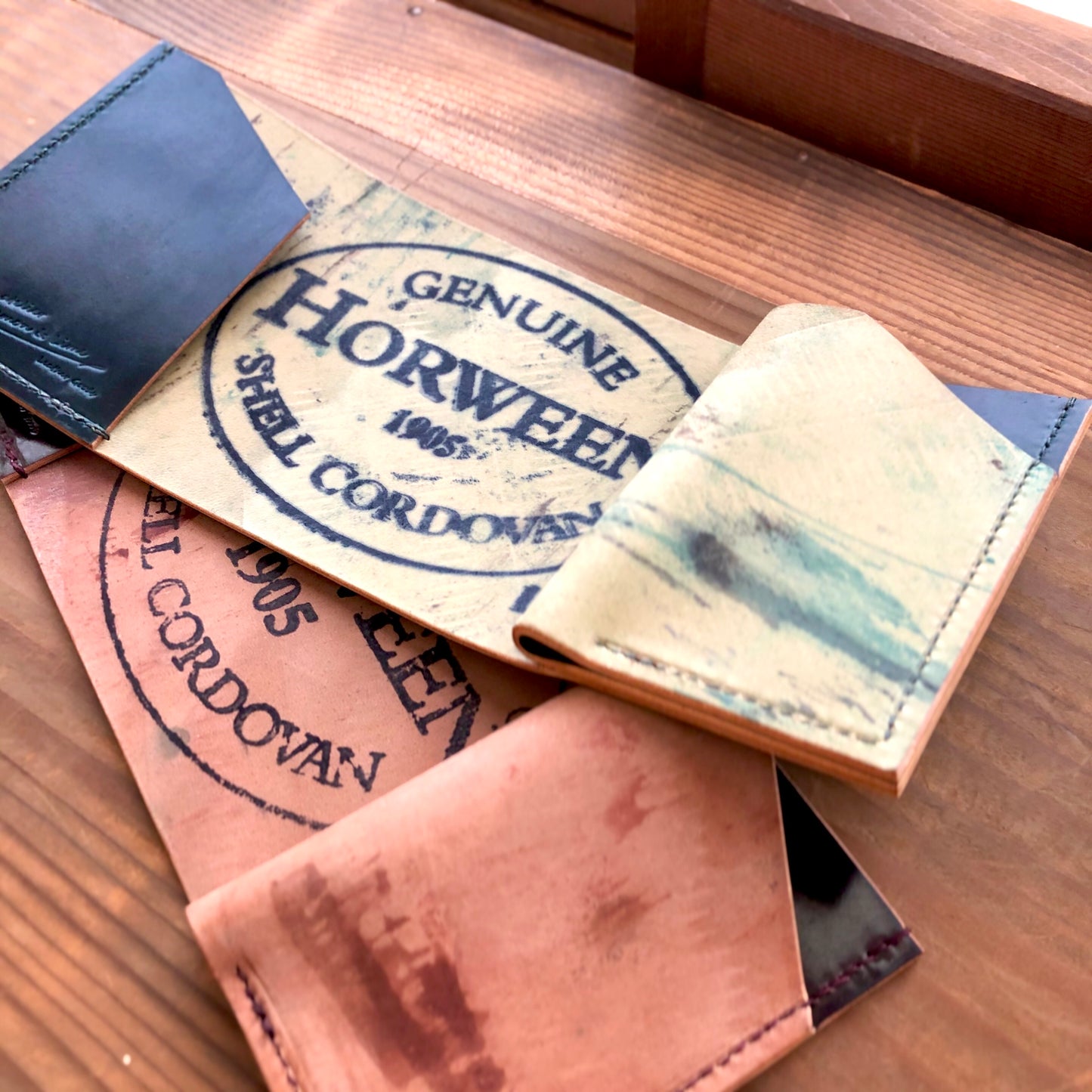 Shell Wallet / Vertical / Palm-Sized Wallet, Trifold【Horween】シェルコードバンのシンプルな三折り財布