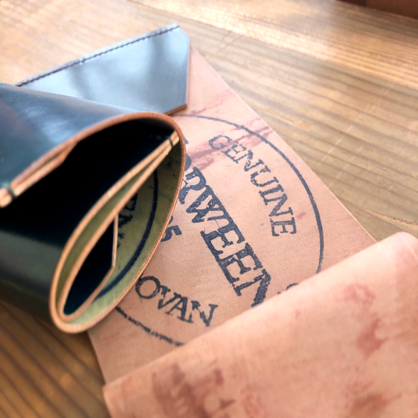 Shell Wallet / Vertical / Palm-Sized Wallet, Trifold【Horween】シェルコードバンのシンプルな三折り財布