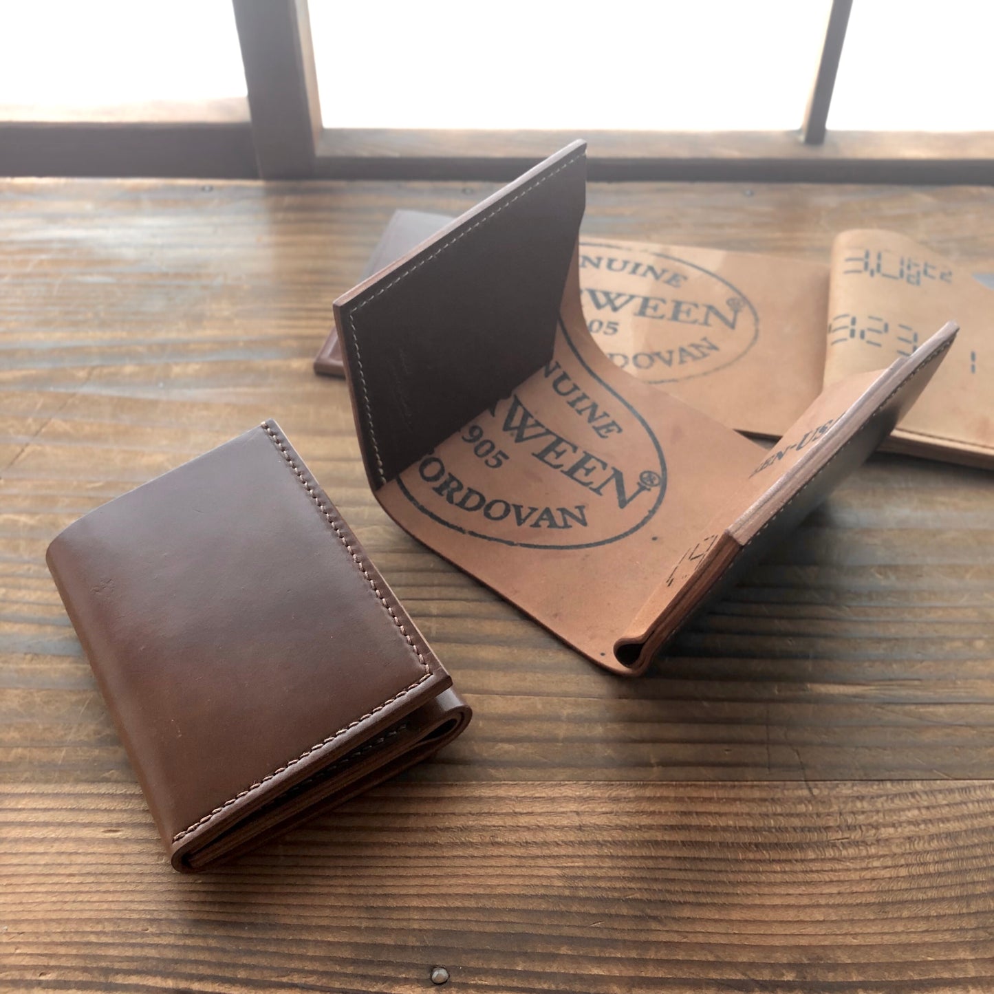 Shell Wallet / Vertical / Palm-Sized Wallet, Trifold【Horween】シェルコードバンのシンプルな三折り財布