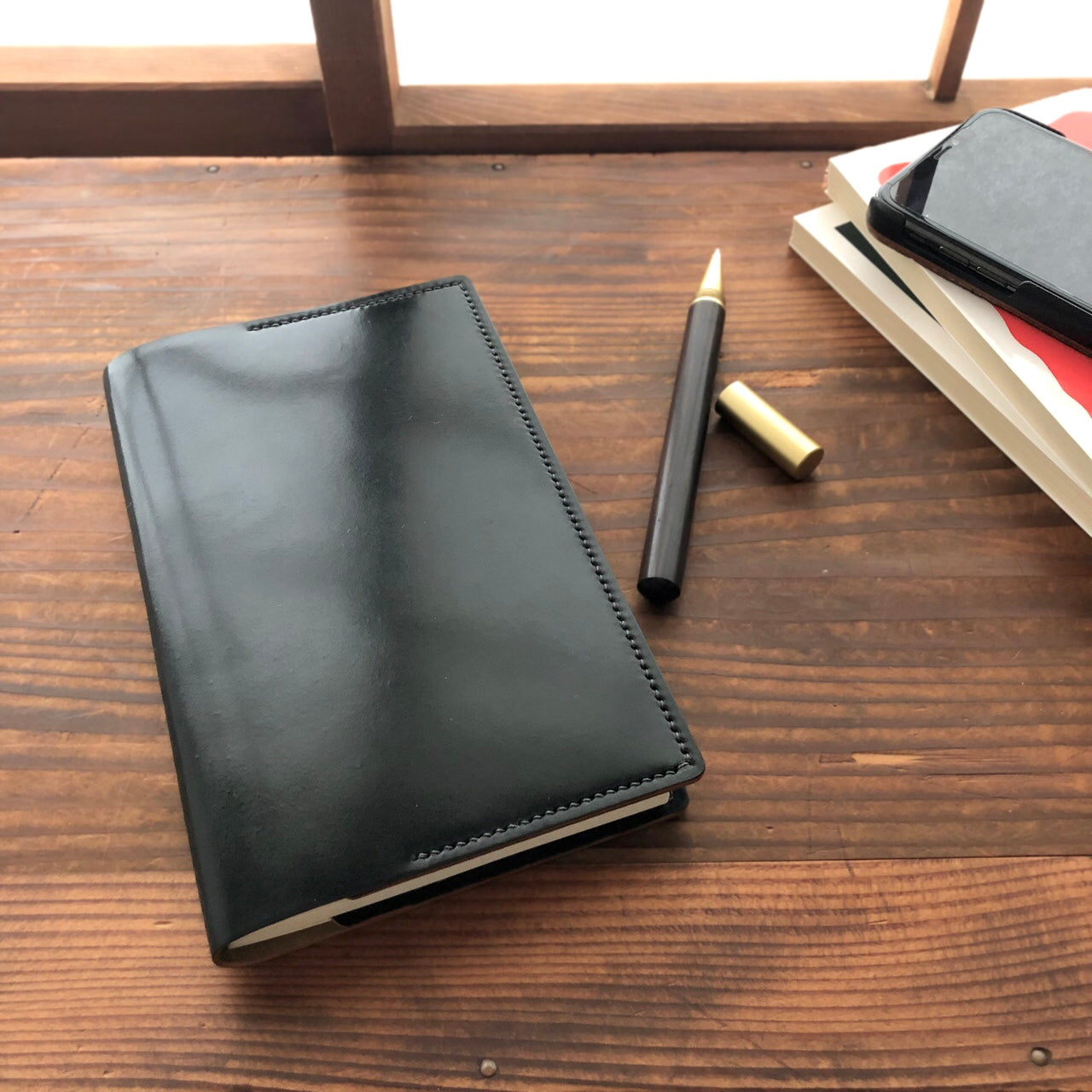 Shell Notebook Cover (B6 Slim)【Horween】シェルコードバンの新書カバー・B6 Slimノートカバー
