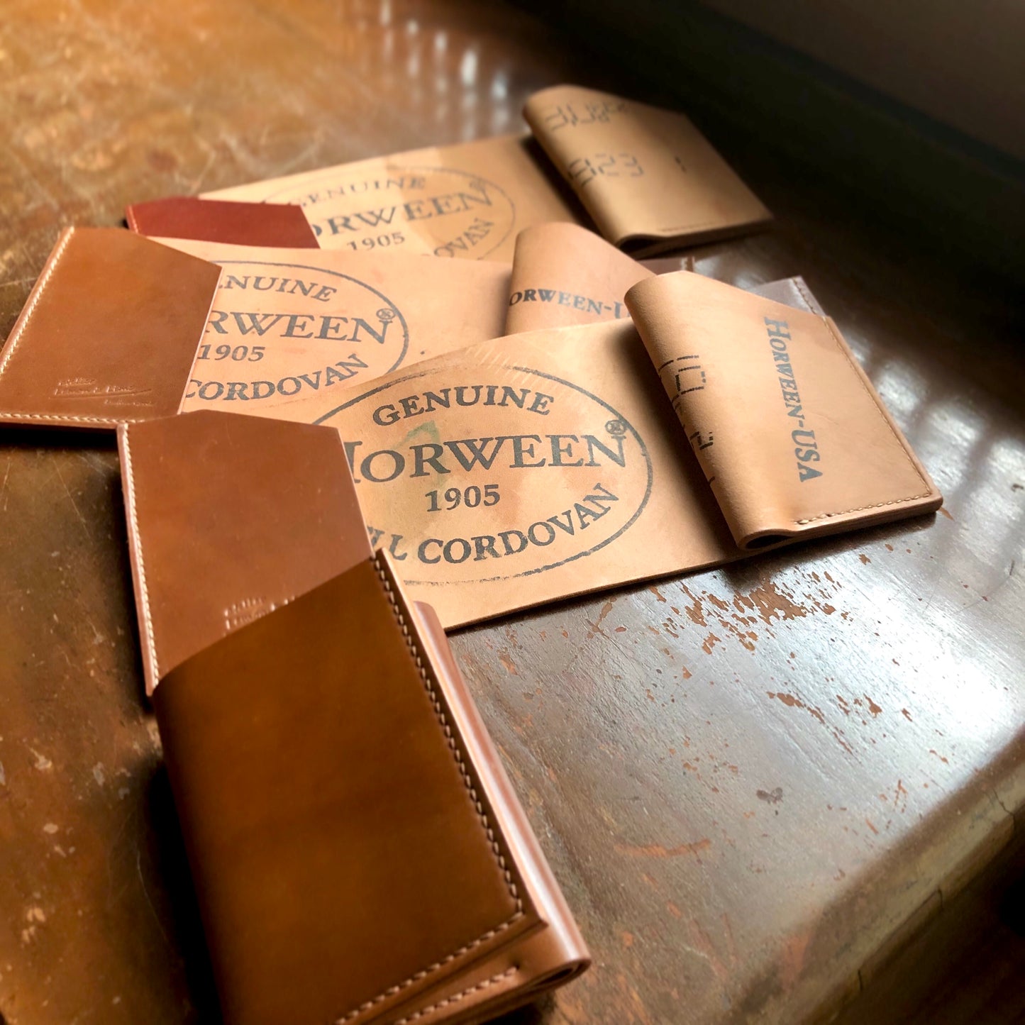 Shell Wallet / Vertical / Palm-Sized Wallet, Trifold【Horween】シェルコードバンのシンプルな三折り財布