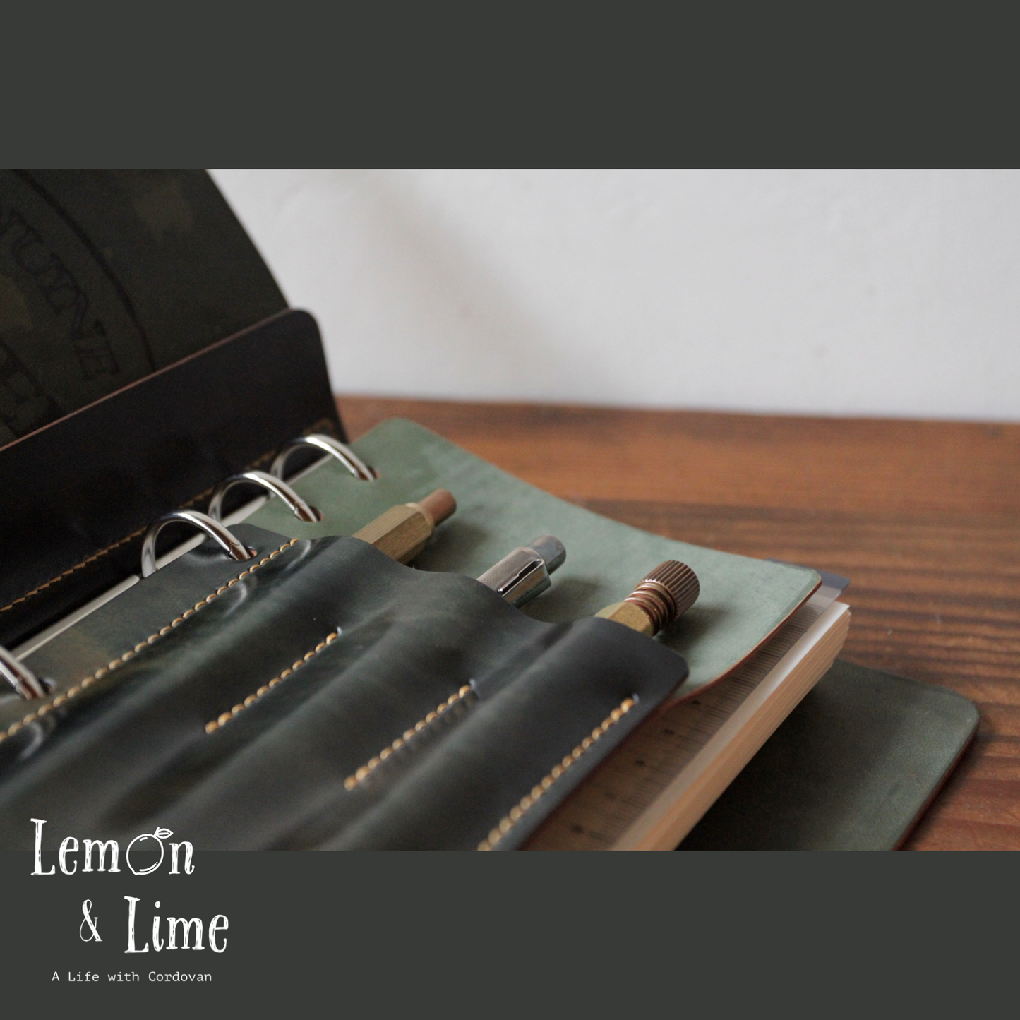 Shell Pen Holder for Shell Organizer (Personal)【Horween】シェルコードバンのペンホルダー・システム手帳用 (バイブルサイズ)