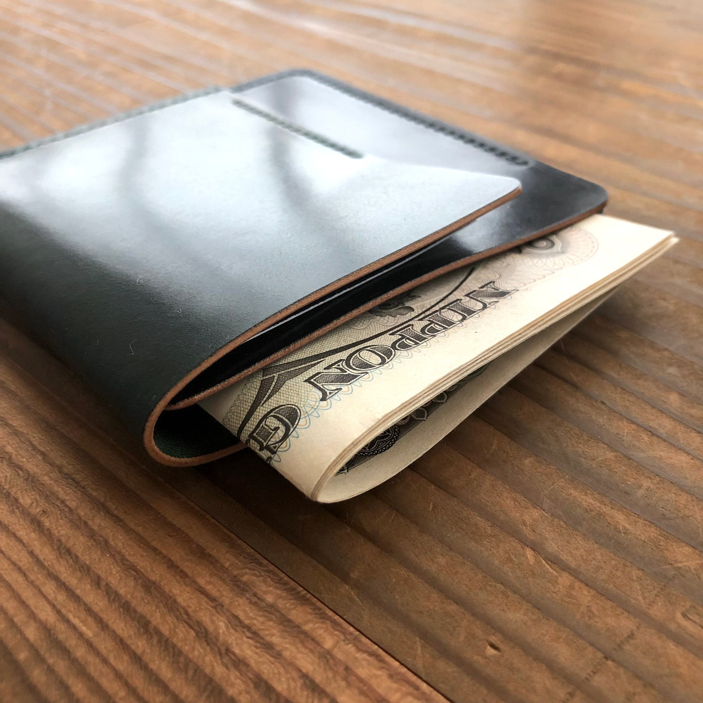 Shell Wallet / Simple / Half Bill Wallet【Horween】シェルコードバンの二つに折って入れる札入れ