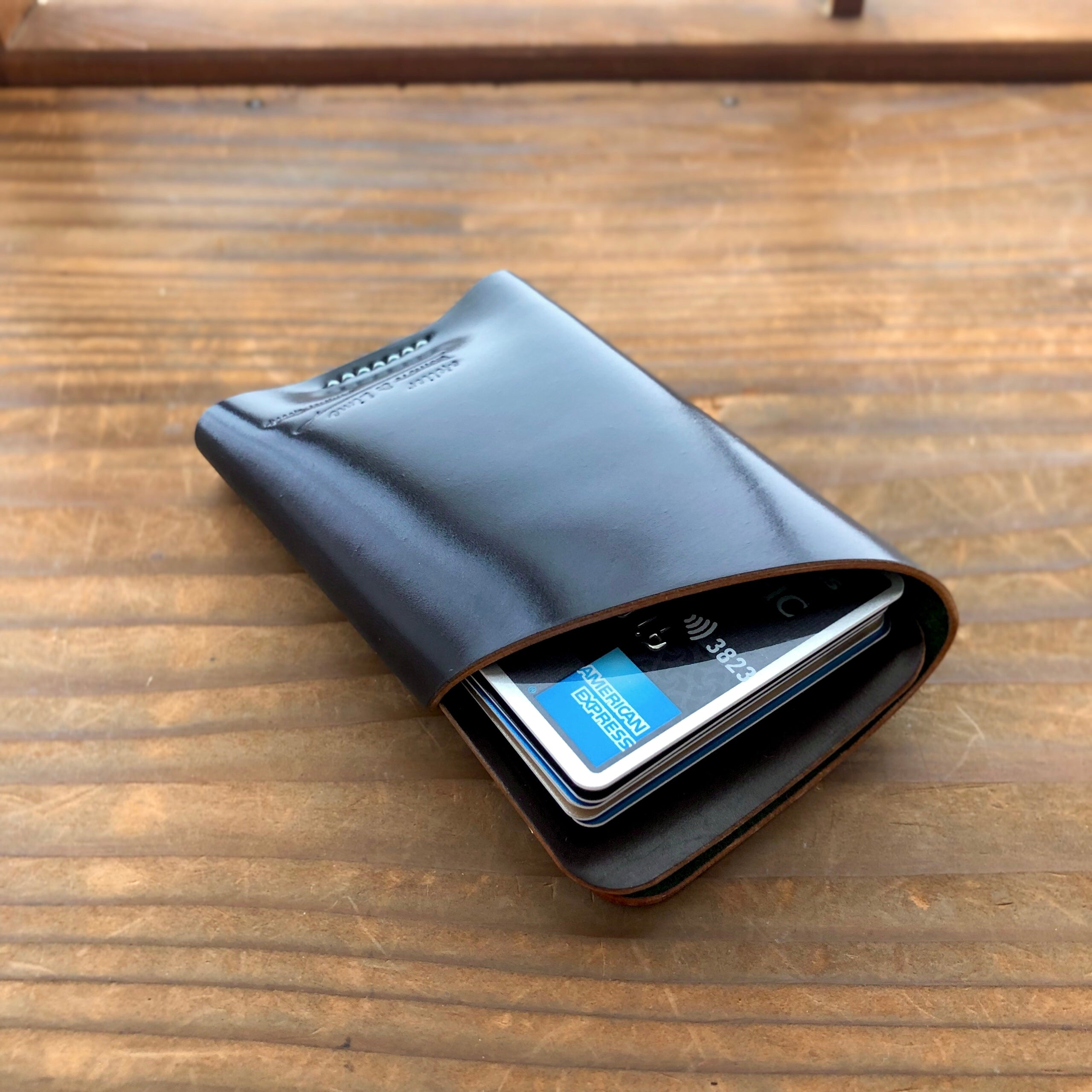 Shell Card Wrapper (Vertical, 2-pocket)【Horween】シェルコードバンのカード入れ(2ポケット)