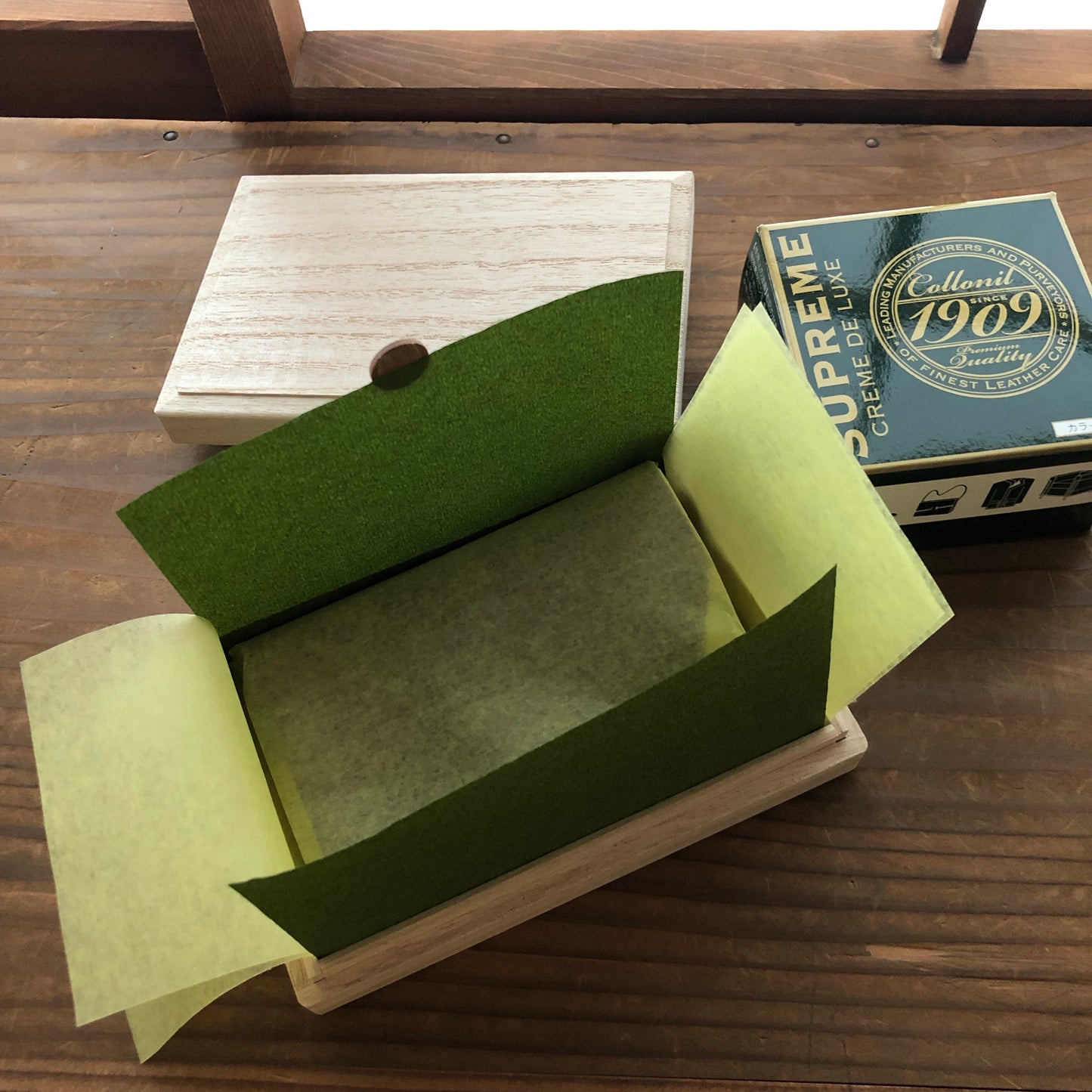 A Kiribako Gift Wrapping / 桐箱に入れたギフトラッピング